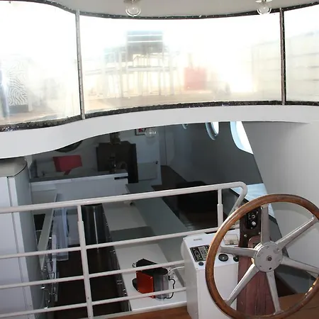 Houseboat Champs Elysees Tekne Paris